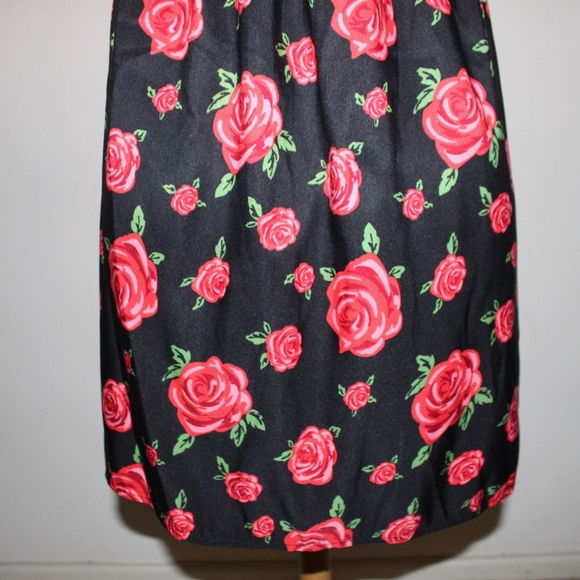 rose patterned dress - Picture 4 of 7